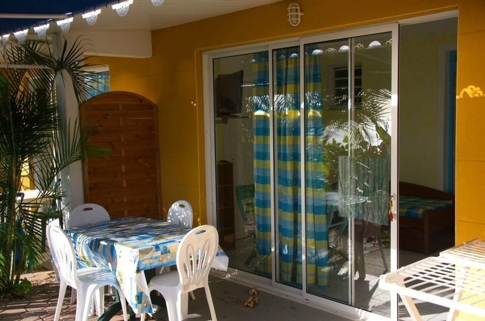 Hotel Village Pomme Cannelle 3 Etoiles Le Precheur Exterior foto